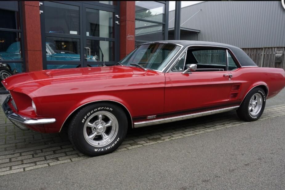 Ford Mustang Coupé gt s code 390fe 1967 in Vöhringen