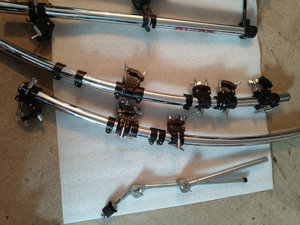 Dixon Schlagzeug Rack mit 6 Klammern, zwei Beckenhaltern etc. in Neuhausen