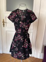 H&M Divided Sommer-Kleid Wickelkleid Gr. 38 Schwarz Blumen-Druck Eimsbüttel - Hamburg Harvestehude Vorschau