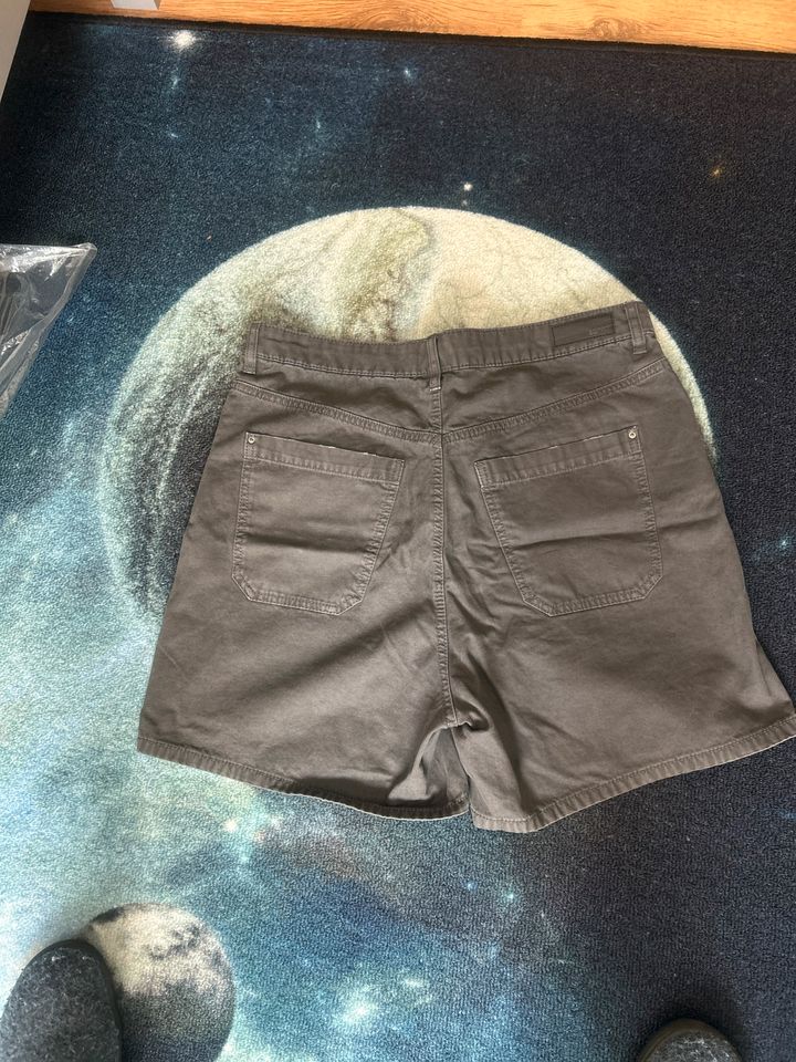 Esprit Shorts in Molfsee