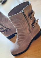 Zara Biker Ibiza Boots Leder teuer grau beige Leder abgesteppt Hessen - Steinau an der Straße Vorschau