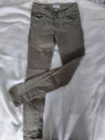 Skinny Jeans von Review gr 164 olivgrün Niedersachsen - Thedinghausen Vorschau