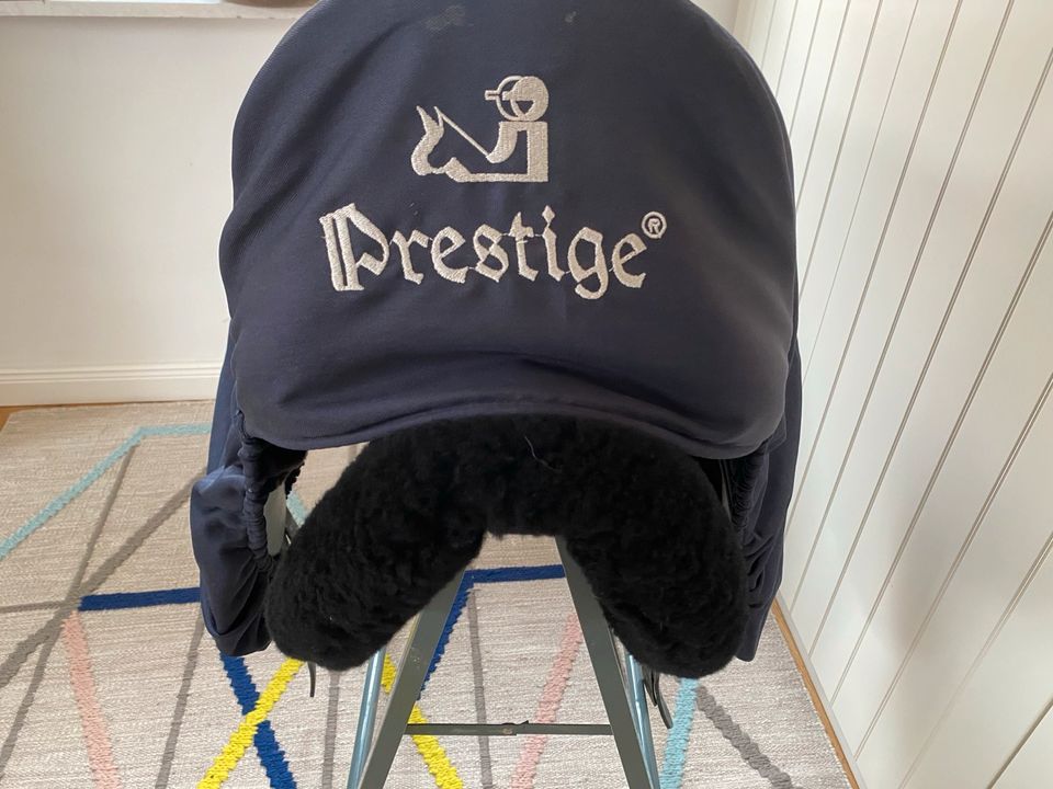 Prestige Doge 17 Zoll aus 06/2020 Dressursattel in Evessen