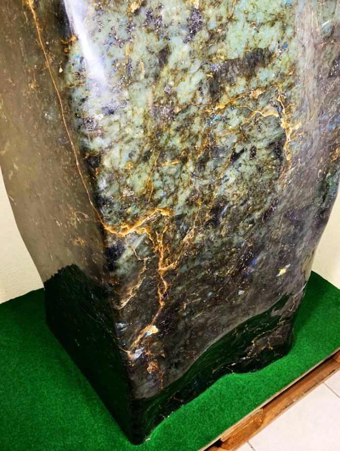 Monolith Labradorit XXXXL Freiform in Schwedt (Oder)