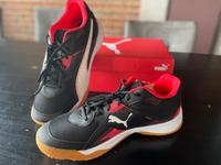 PUMA NEU Solarflash 44,5 Schwarz Hallenschuhe Herren OVP Hessen - Schauenburg Vorschau