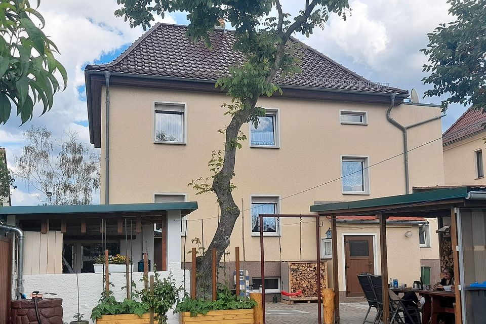 Viel Platz im Haus und gute Lage ! Großes Wohnhaus in Herzberg sucht Familienanschluss. in Herzberg/Elster