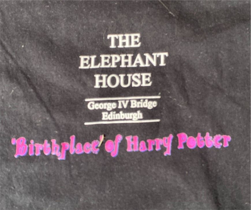 Harry Potter 2 Shirt Gryffindor + 1 Elephant House in Hamburg
