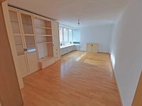 Hervorragend geschnittene und helle 3-Zimmer-Wohnung mit zwei Bal Kr. München - Haar Vorschau