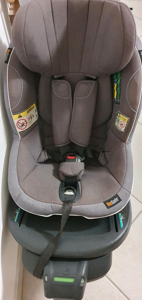 Autokindersitz Besafe izi modular i-size + Isofix Station in Schloß Holte-Stukenbrock