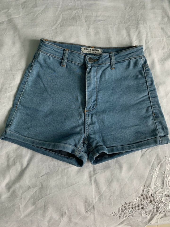 Jeans Short Größe 36 in München