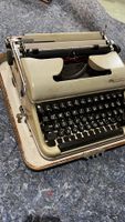 Antike Schreibmaschine Olympia  und Triumph Nordrhein-Westfalen - Neuss Vorschau