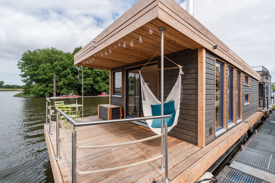 Hausboot AHOI - Ferienunterkunft auf dem Wasser buchen in Hamburg