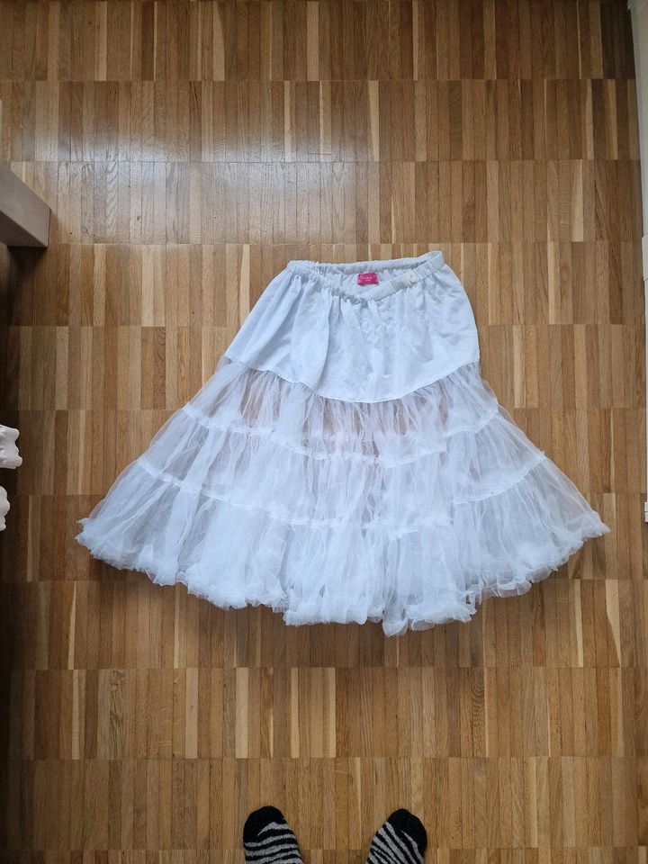 Petticoat NEU Krüger Madl Dirndl in Brunnthal