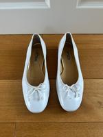 Paul Green Ballerinas weiß Leder Hochzeit Brautschuhe Gr. 40 München - Moosach Vorschau