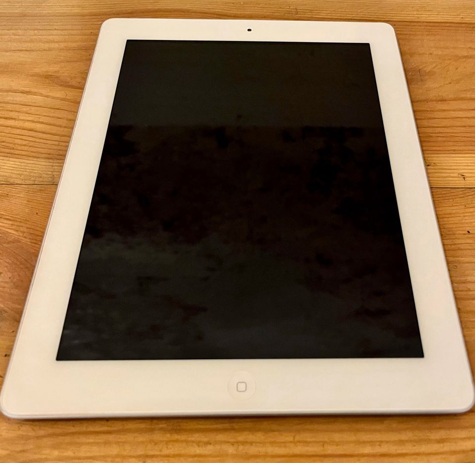 Apple iPad 2, 16GB, Weiß / Silber, Wi-Fi, 2011 in Berlin