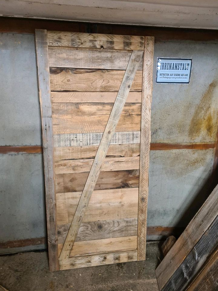 Holz Verkleidung, Garderobe, Sichtschutz, Schiebetür in Mietingen