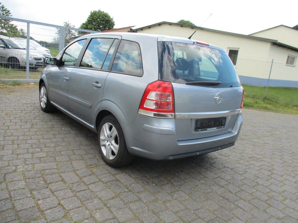 Opel Zafira B Edition/S-Heft/8f-Bereift/PDC in Herzberg am Harz