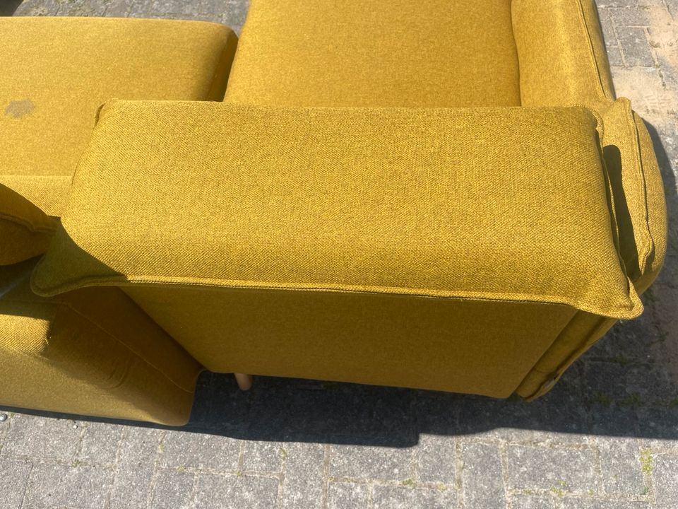 Couch in U-Form mit Schlaffunktion in Neubrandenburg