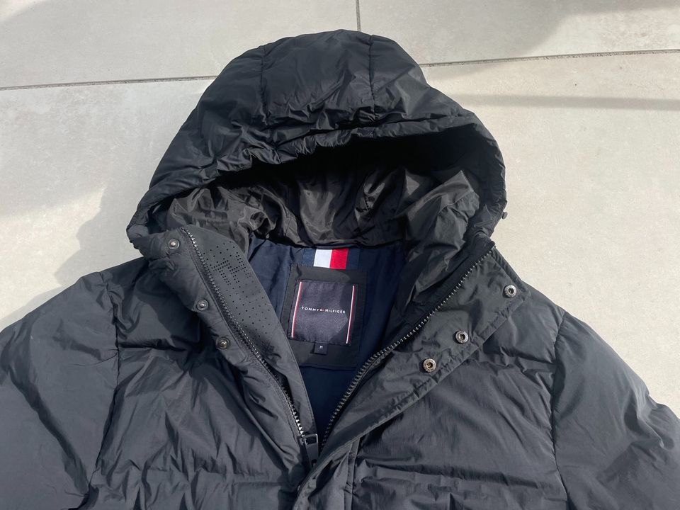 Tommy Hilfiger  Winterjacke TH Flex schwarz Gr. M TOP in Straubing