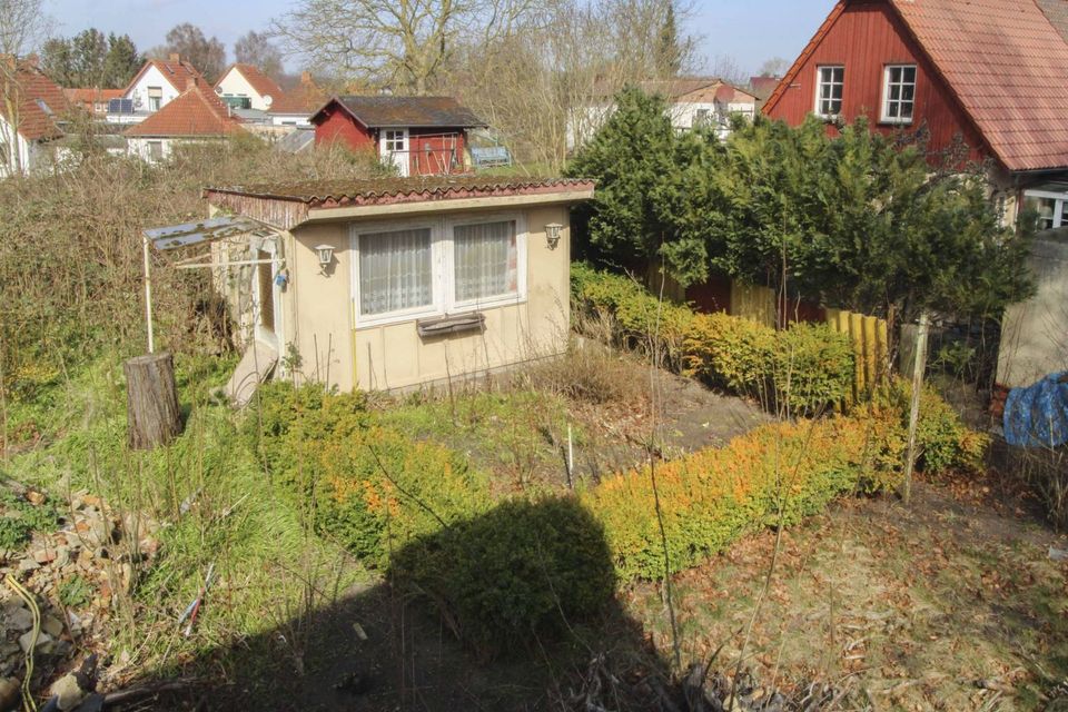 Jetzt zugreifen: Teils sanierte Doppelhaushälfte mit großem Garten und Entwicklungspotential in Gustow