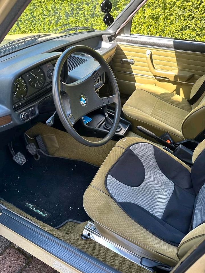 BMW E12 Oldtimer komplett restauriert, super Zustand in Zahna-Elster