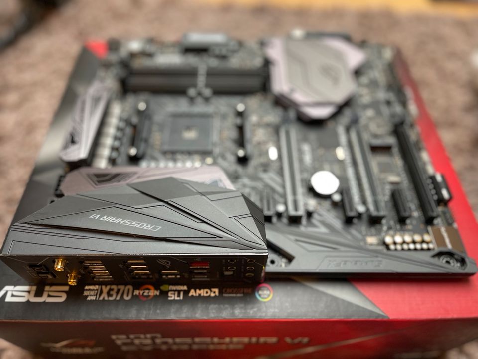 ASUS ROG CROSSHAIR VI EXTREME E-ATX Sockel AMD AM4 Mainboard, OVP in Reinbek