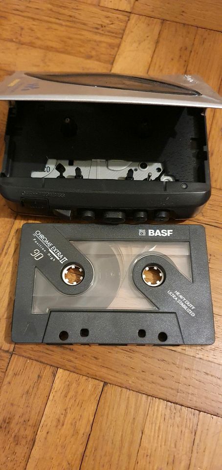 Tragbarre Cassette Player  Recorder Walkman in Bremervörde