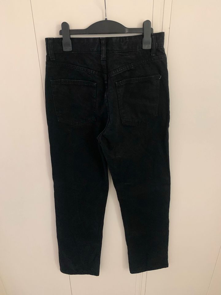 Bershka Straight Jeans Gr 36 schwarz top Zustand in Köln