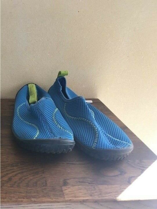 Wasserschuhe Aquashoes blau Badeschuhe 34/35 in Kehl