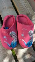 Hausschuhe mit Disney Frozen Elsa Motiv Gr.34/35 Hessen - Fritzlar Vorschau