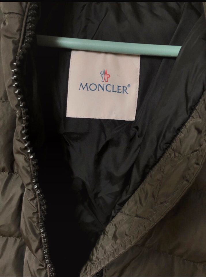 Jacke Moncler in Mönchengladbach