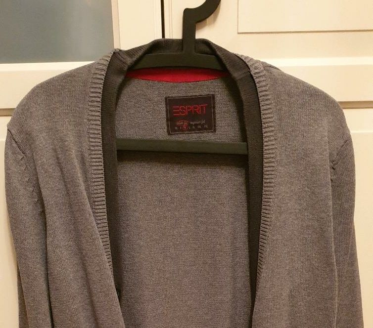 Esprit Herren Strickjacke / Cardigan Slim fit Gr. M in Puderbach