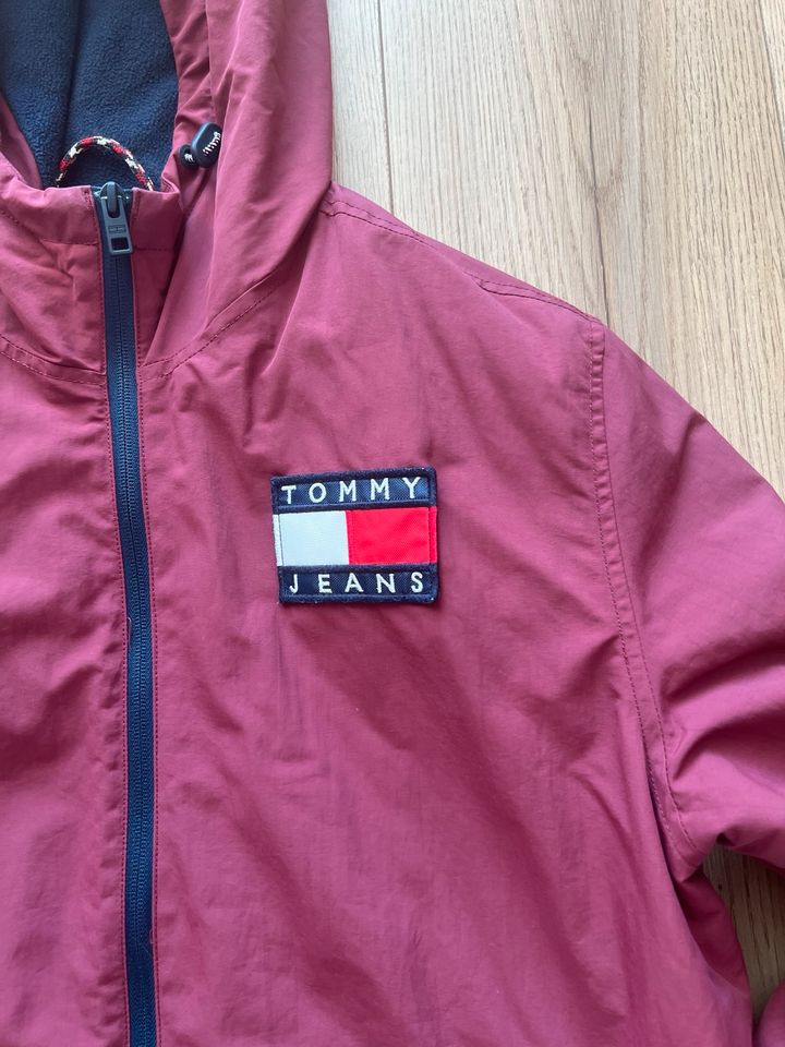 Tommy Hilfiger Jeans Jacke Gr. M in Meinerzhagen