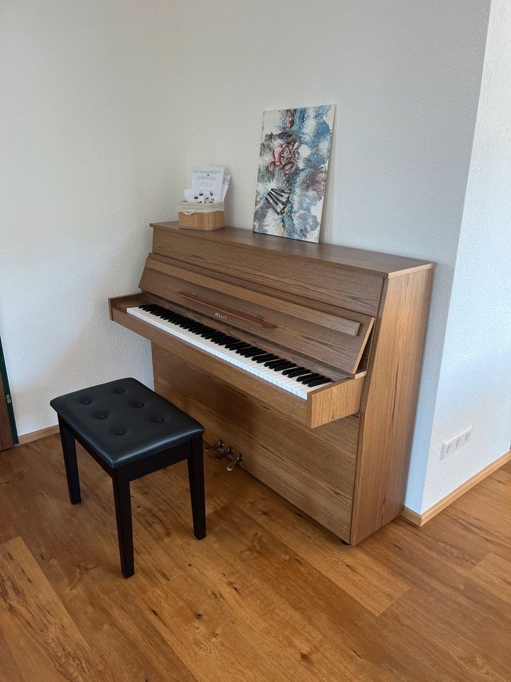 Klavier der Marke Hellas -reduzierter Preis in Munderkingen