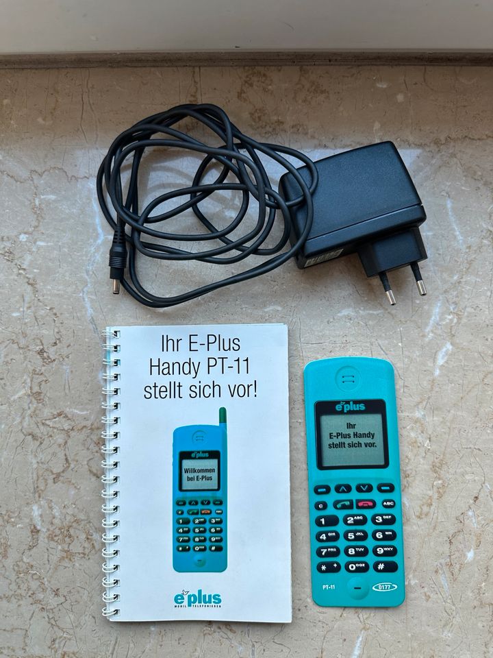 Retro-Handy Nokia PT-11 in München