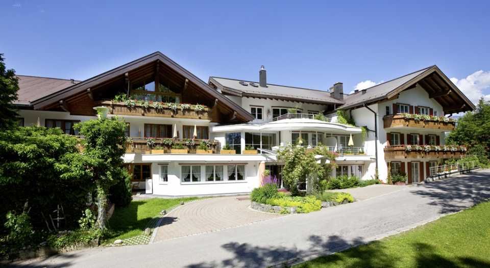 ⭐️ Ringhotel Nebelhornblick ➡️ Kellner  (m/w/x), 87561 in Oberstdorf