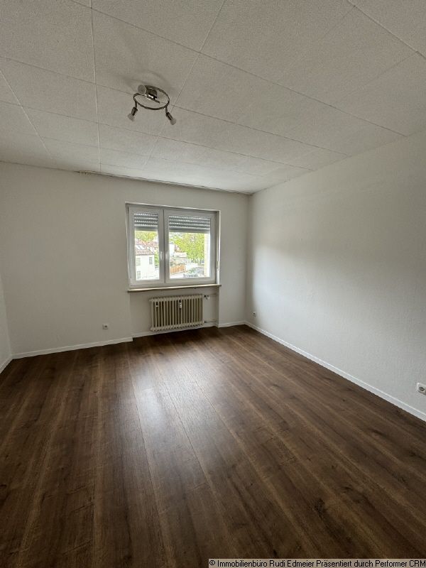 Sehr schöne helle 3 Zimmer Wohnung mit Balkon -Zentrumsnah in Deggendorf