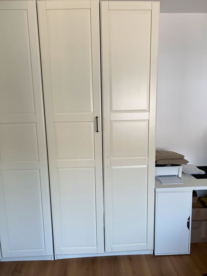 Tyssedal Ikea 2 Türen Weiß 50 x 229 cm Pax Kleiderschrank Tür in Essen