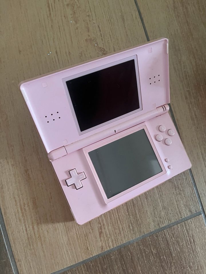 Nintendo DS rosa in Hamburg