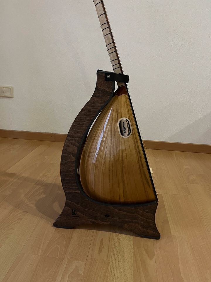 Saz-Baglama Ständer aus Holz-Gitarren Ständer in Flörsheim am Main