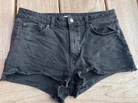 H&M: Schwarze Jeans-Shorts, stretchig, Gr. 44/XXL Saarland - Kirkel Vorschau