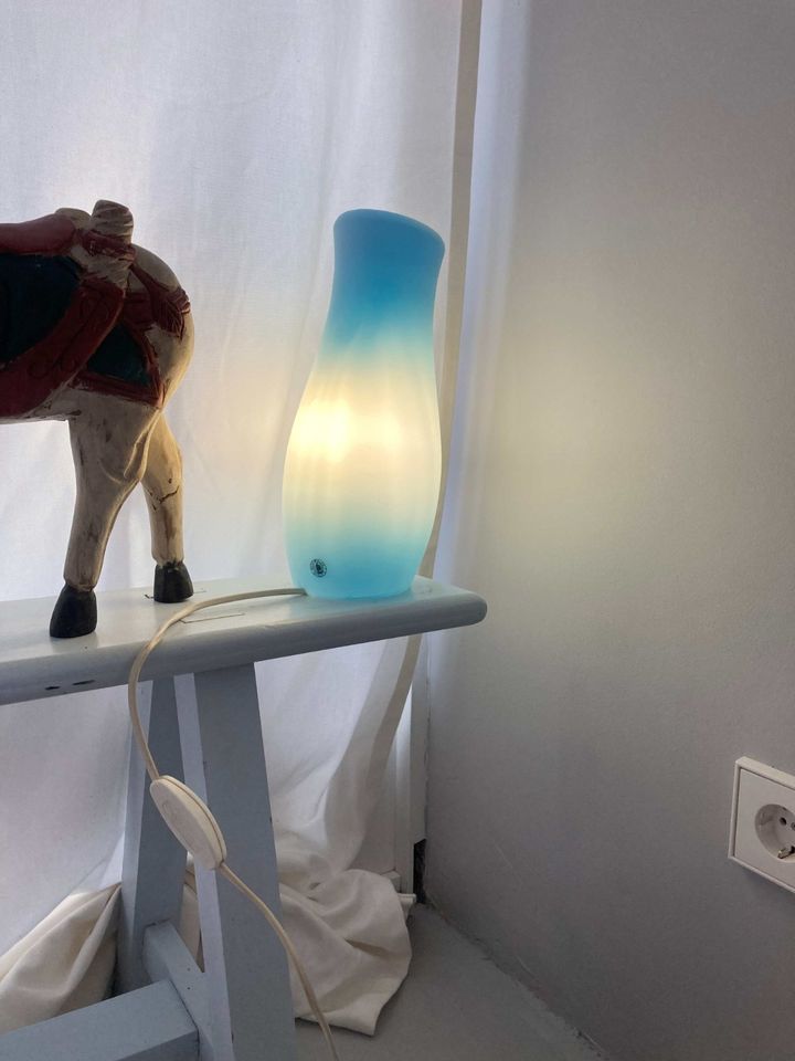 Mylonit Lampe Ikea blau Glas Milchglas Tischlampe Nachttischlampe in Hamburg