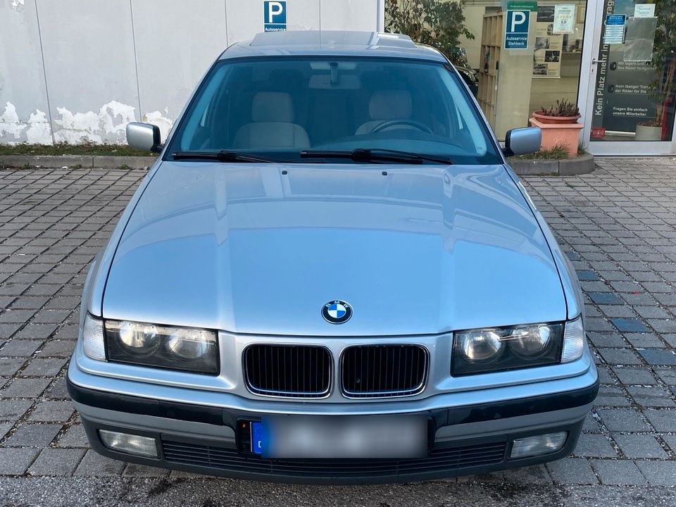 BMW 323i E36 Limousine Tempomat AHK PDC 157.000KM Oldtimer in München