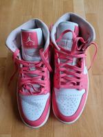 Nike Air Jordan pink weiß Gr. 42 Wandsbek - Hamburg Sasel Vorschau