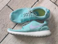 Nike Roshe Run Sneaker Sportschuhe Gr. 41 wie 40 mint Bayern - Diedorf Vorschau