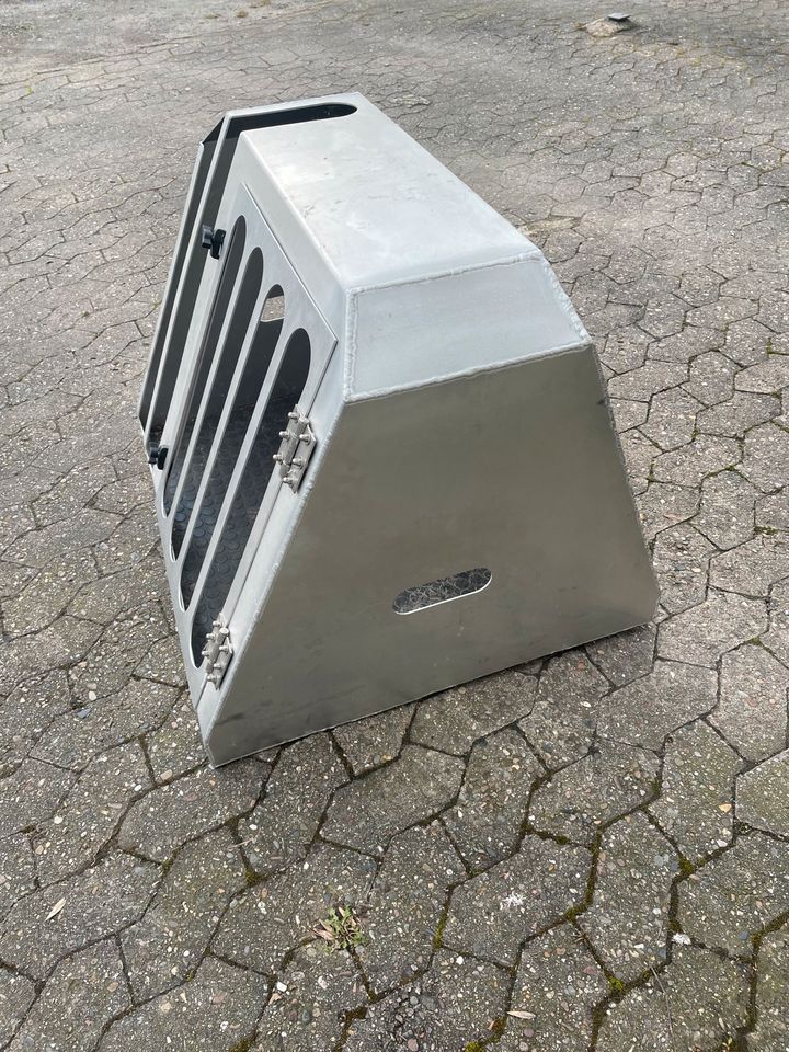 Hundetransportbox Marke Eigenbau in Löhne