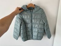 Bennetton Neuwertige Jacke / Übergangsjacke 110 Gr. 4/5J. Berlin - Mitte Vorschau