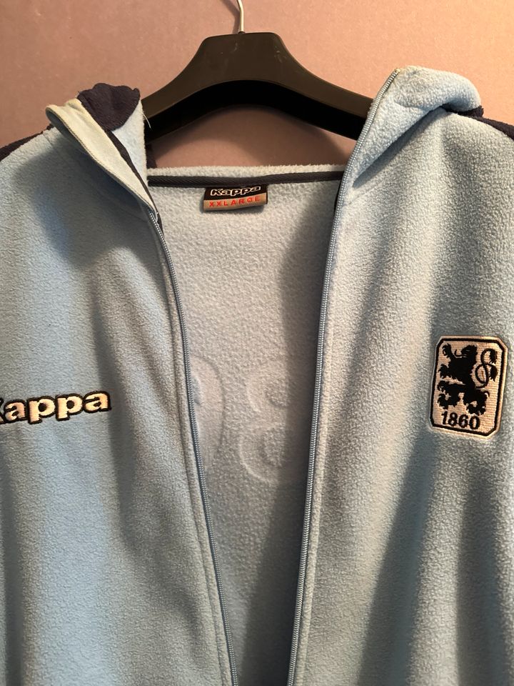 Kapuzen Jacke von Kappa TSV 1860 Löwen München in Oftersheim