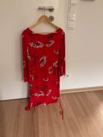 S. Oliver Black Label Kleid rot mit Blumen Größe 38 Nordrhein-Westfalen - Salzkotten Vorschau