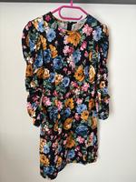 Stradivarius Blumen Kleid mit gerafften Ärmeln Gr. M Saarland - Quierschied Vorschau